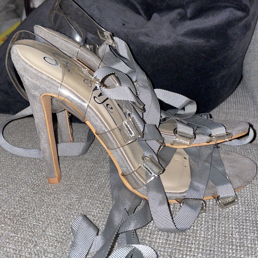 Heels - Picture 2 of 2